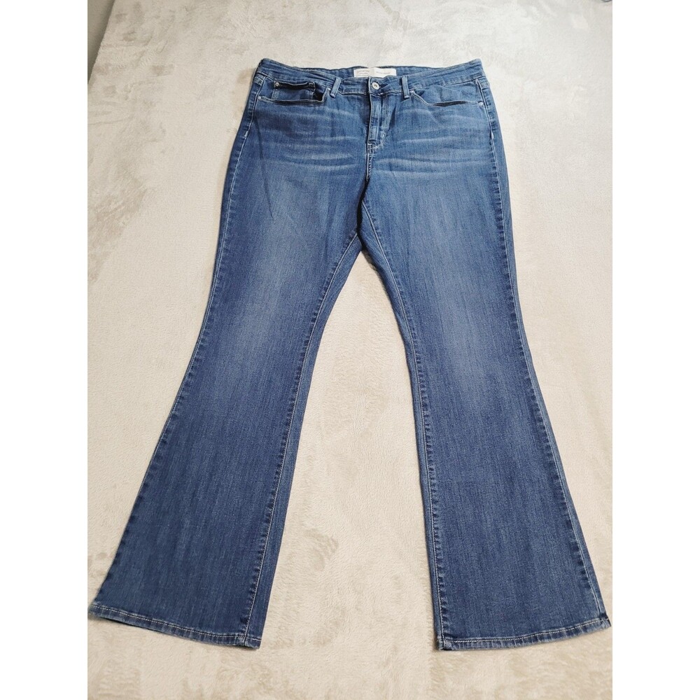 Levi's Signature Mid-Rise Bootcut Super Stretch Women’s Size 16 33x32 Dark Wash